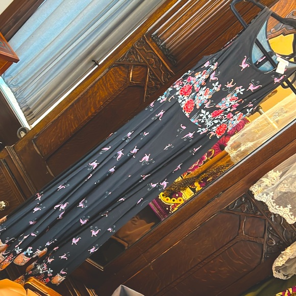 Gorgeous black floral pattern dress, by Sundance size 2 - Picture 2 of 9